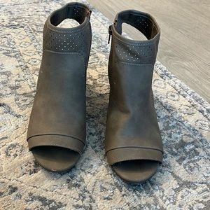 ANA - Tasha Booties (womens size 9.5)